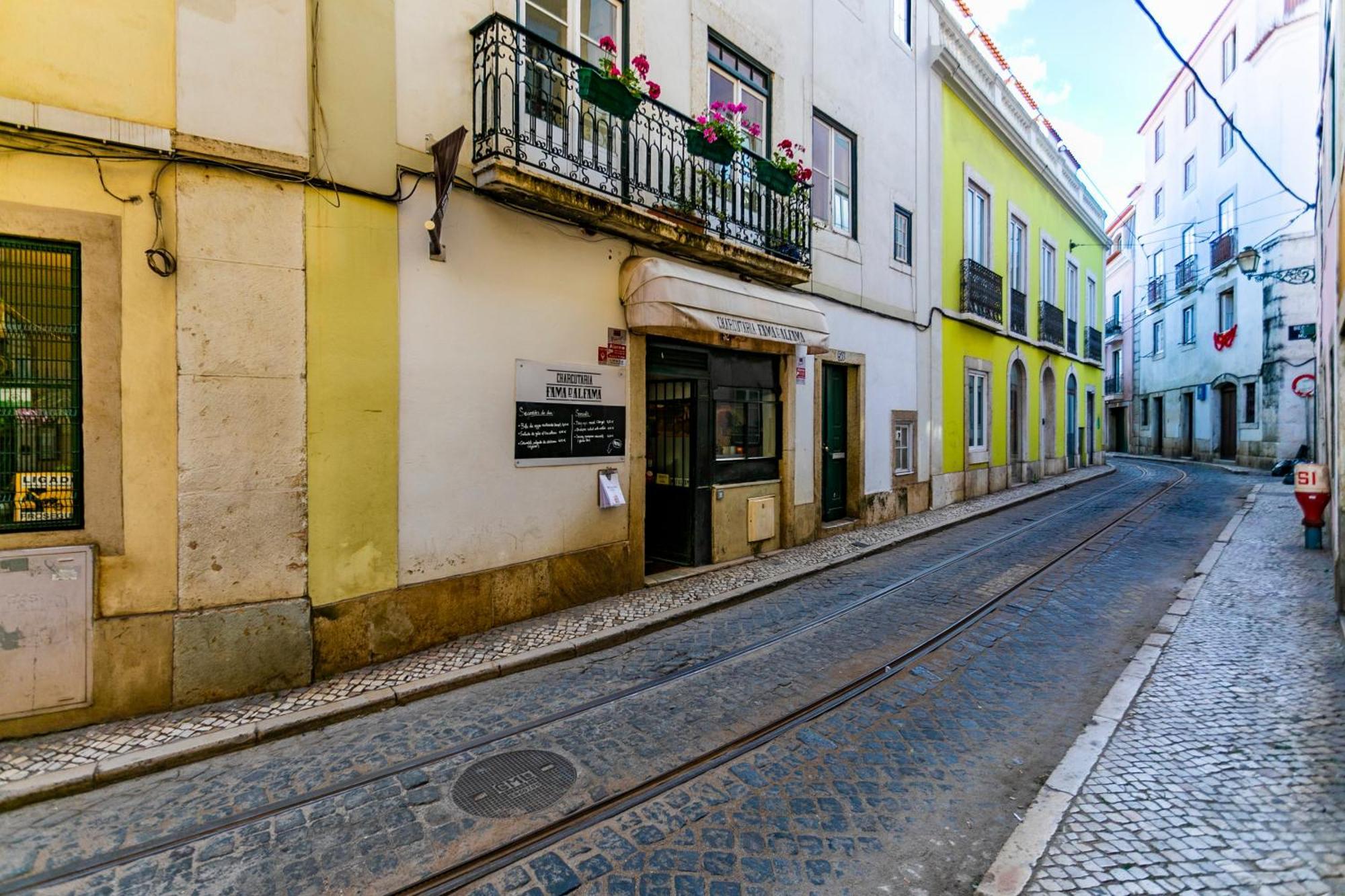 Alfama Eletrico By Spoton Apartments Лиссабон Экстерьер фото